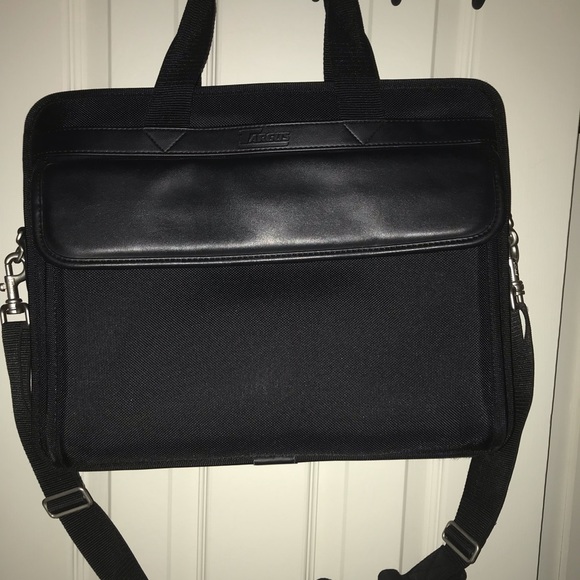 Targus Bags Targus Black Laptop Bag Poshmark
